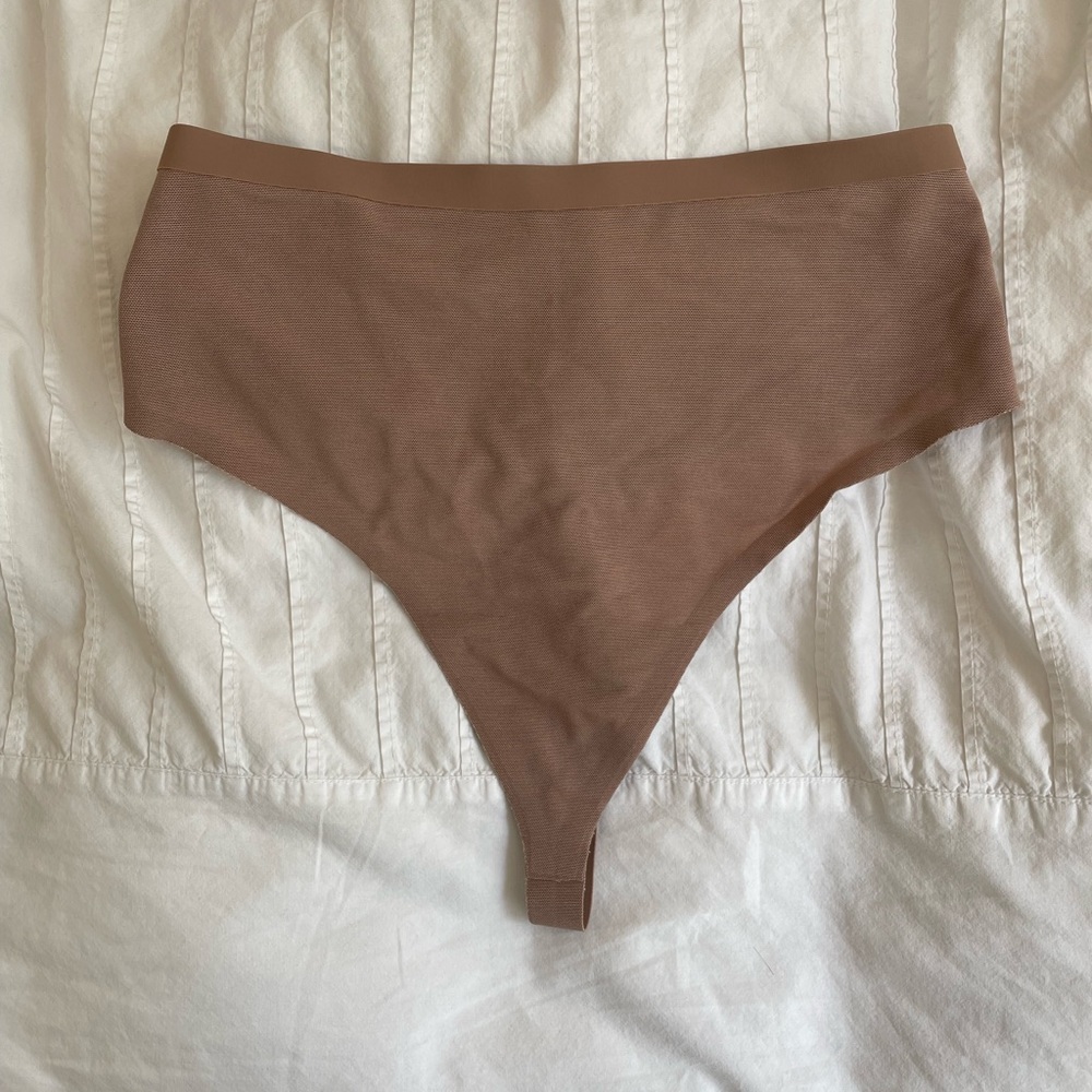 Skims Core Control mesh thong